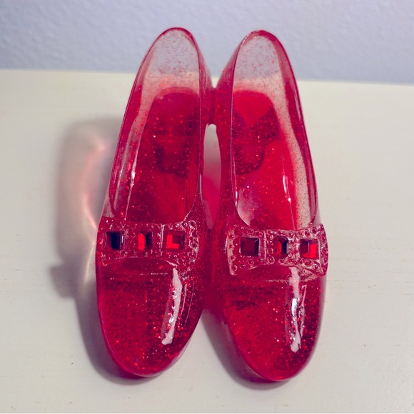 Wizard of Oz Iconic Ruby Slippers Figurine - Picture 12 of 13